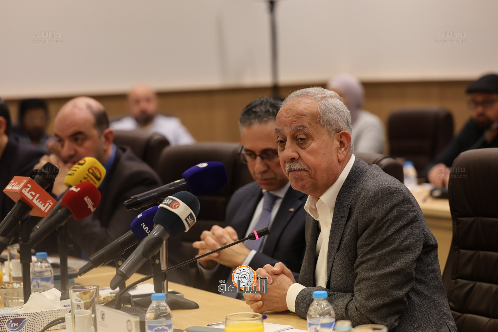 Madar Al-Saa Images 0.9047821716688262