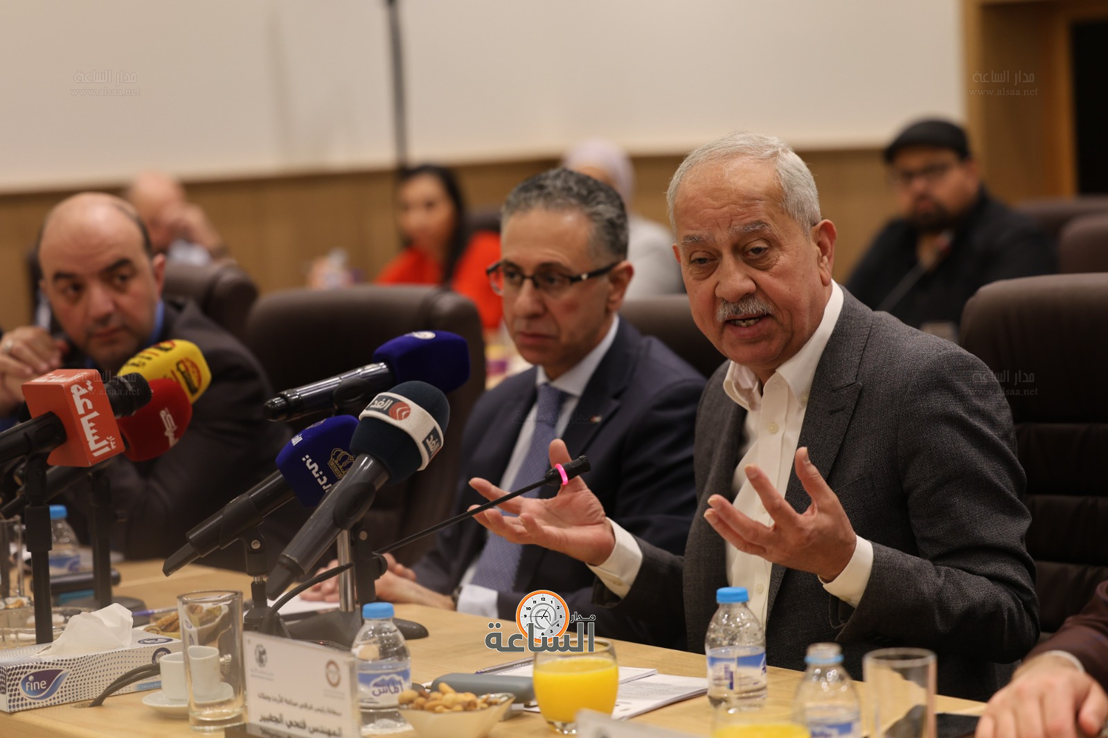 Madar Al-Saa Images 0.36138205704611925