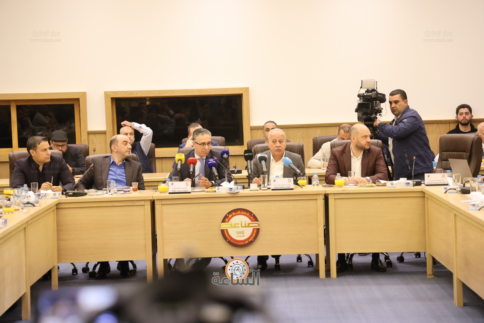 Madar Al-Saa Images 0.8721776358607172