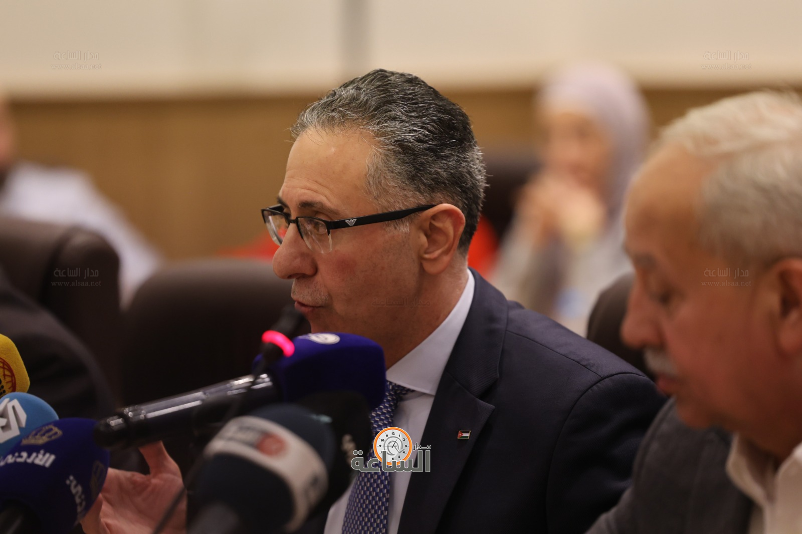 Madar Al-Saa Images 0.15979913466763795