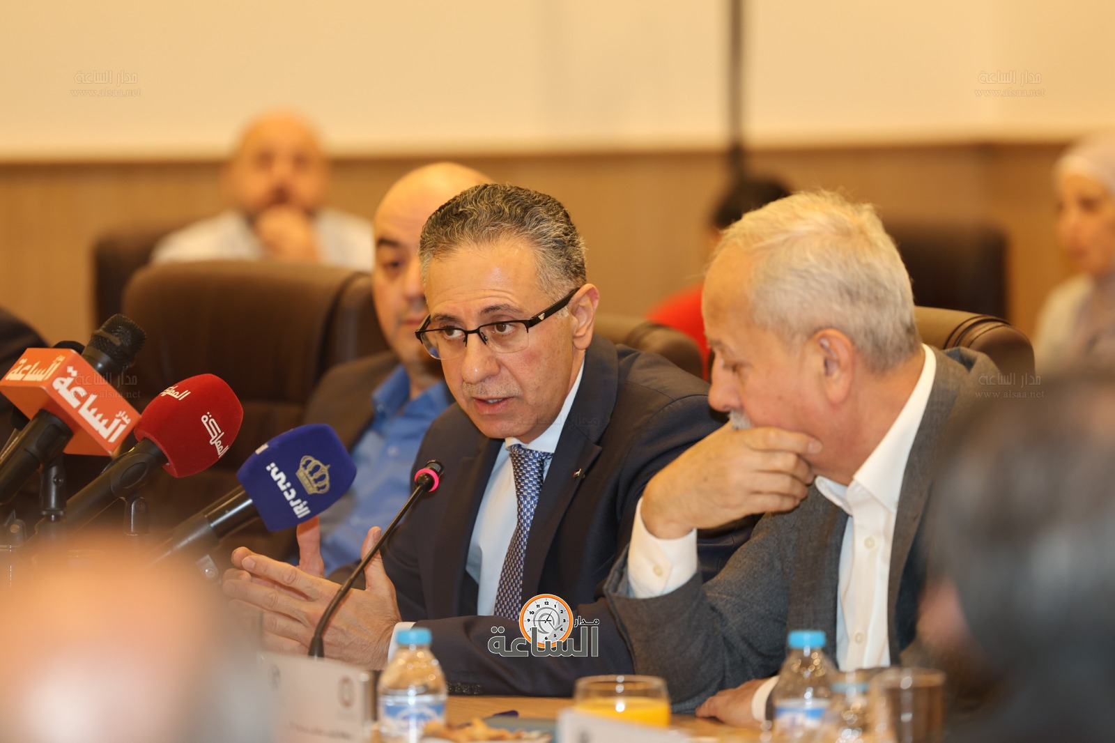 Madar Al-Saa Images 0.37887501743409735