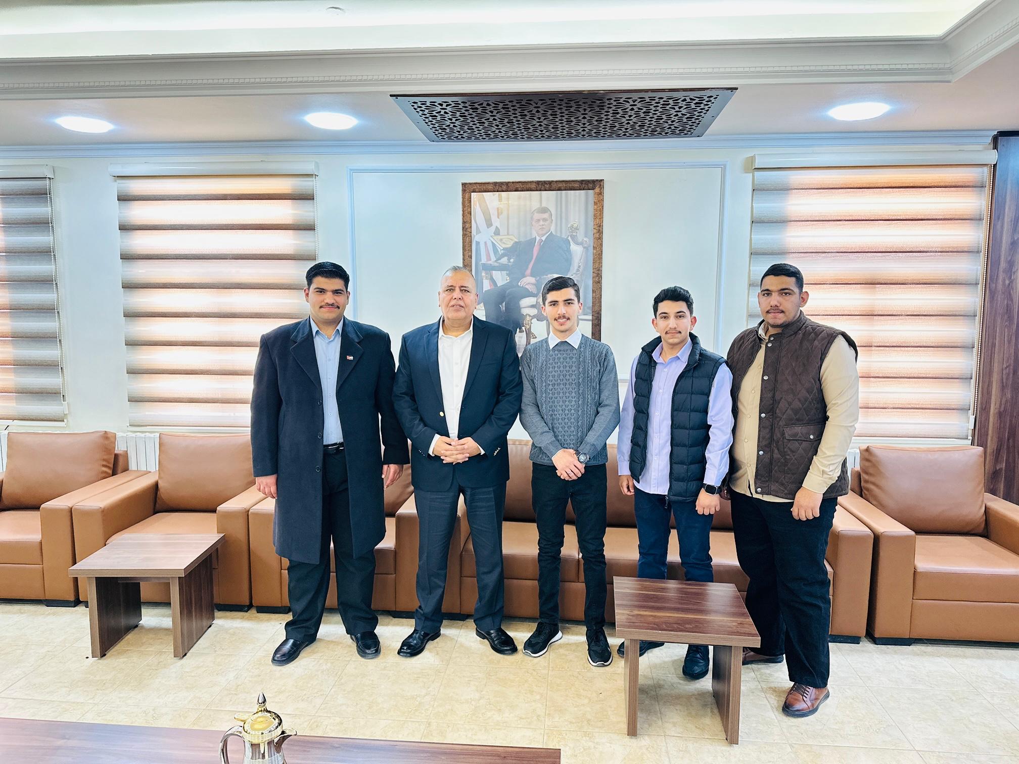 Madar Al-Saa Images 0.46224677910754486