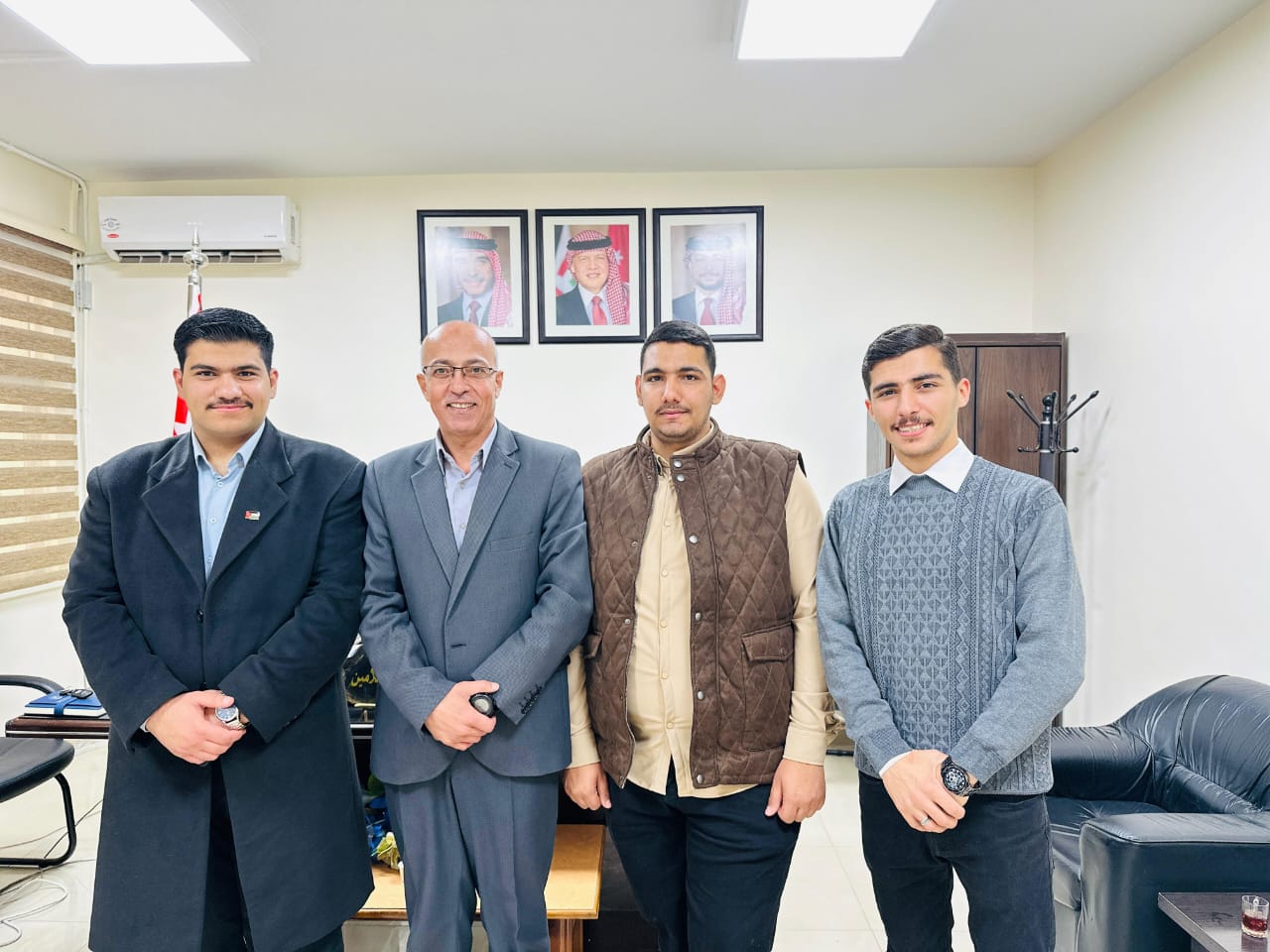 Madar Al-Saa Images 0.5921597194545611