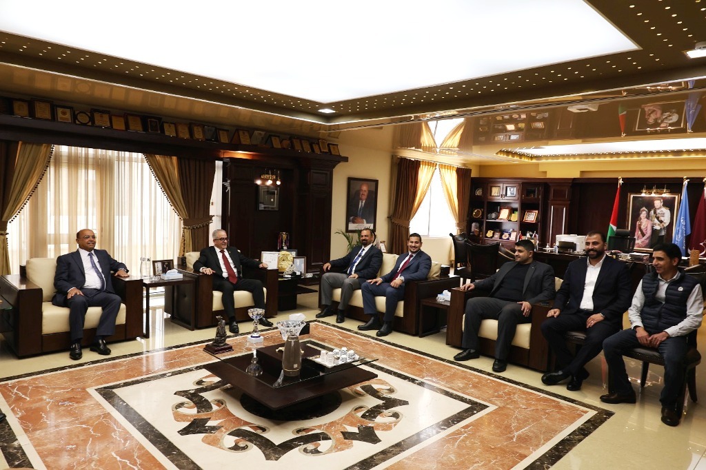 Madar Al-Saa Images 0.6002515580356205