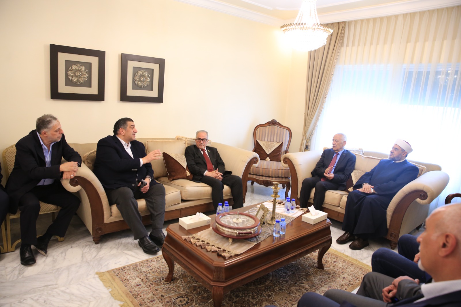 Madar Al-Saa Images 0.6799619338845189