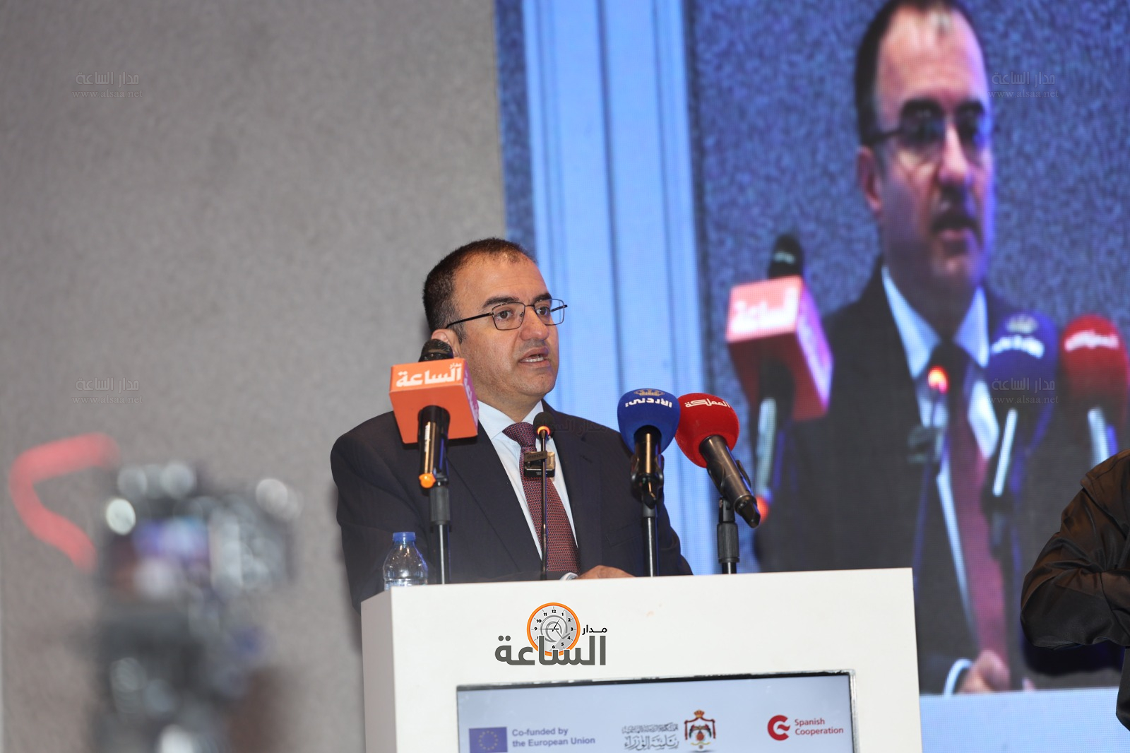 Madar Al-Saa Images 0.19897973860357487