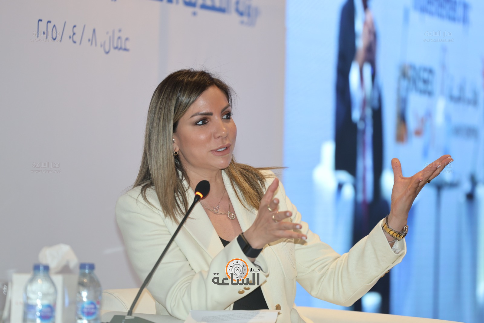 Madar Al-Saa Images 0.048376565581173536