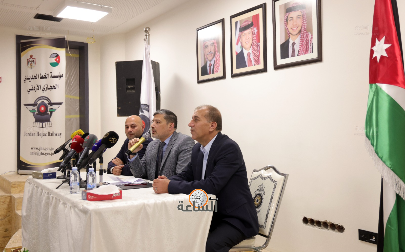 Madar Al-Saa Images 0.38432850601066715