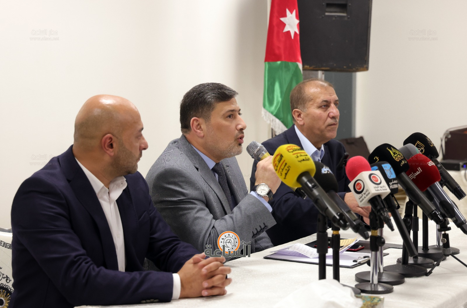 Madar Al-Saa Images 0.5415485425821177