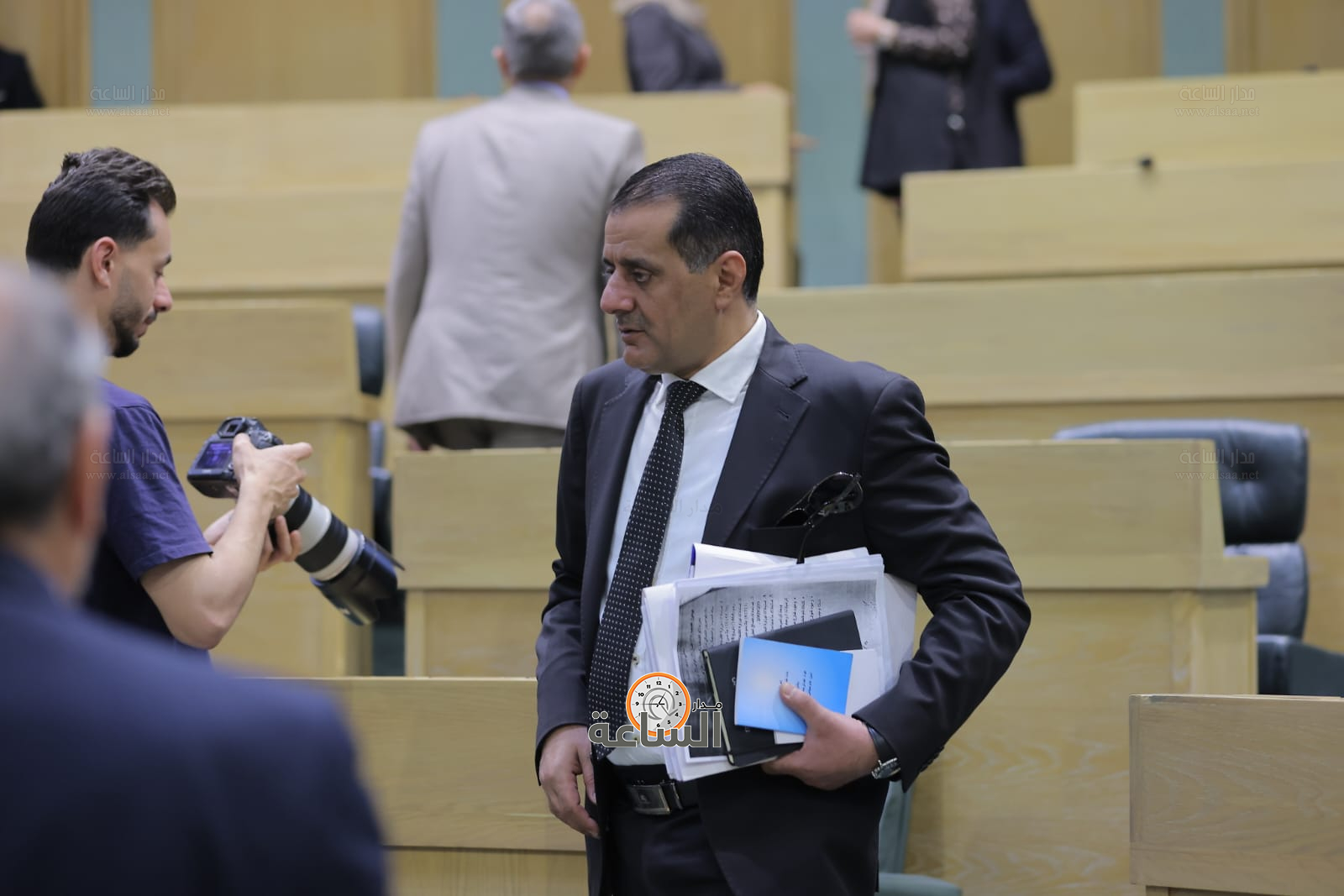 Madar Al-Saa Images 0.364873682060211