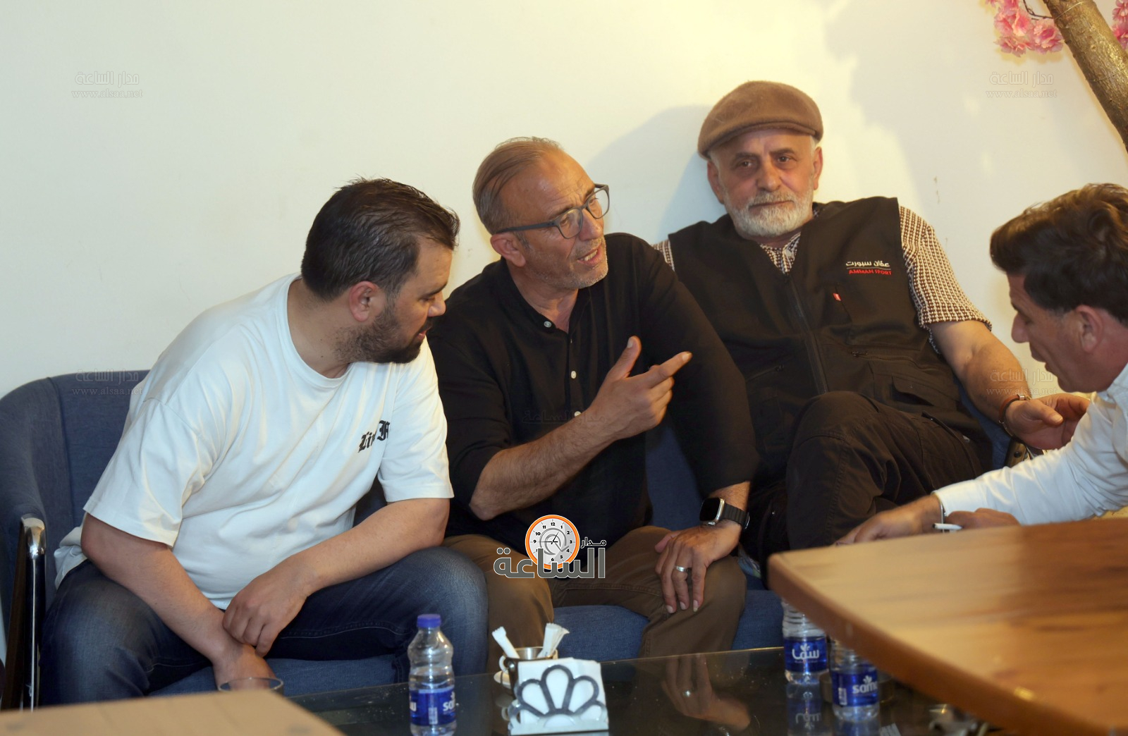 Madar Al-Saa Images 0.571852582630982