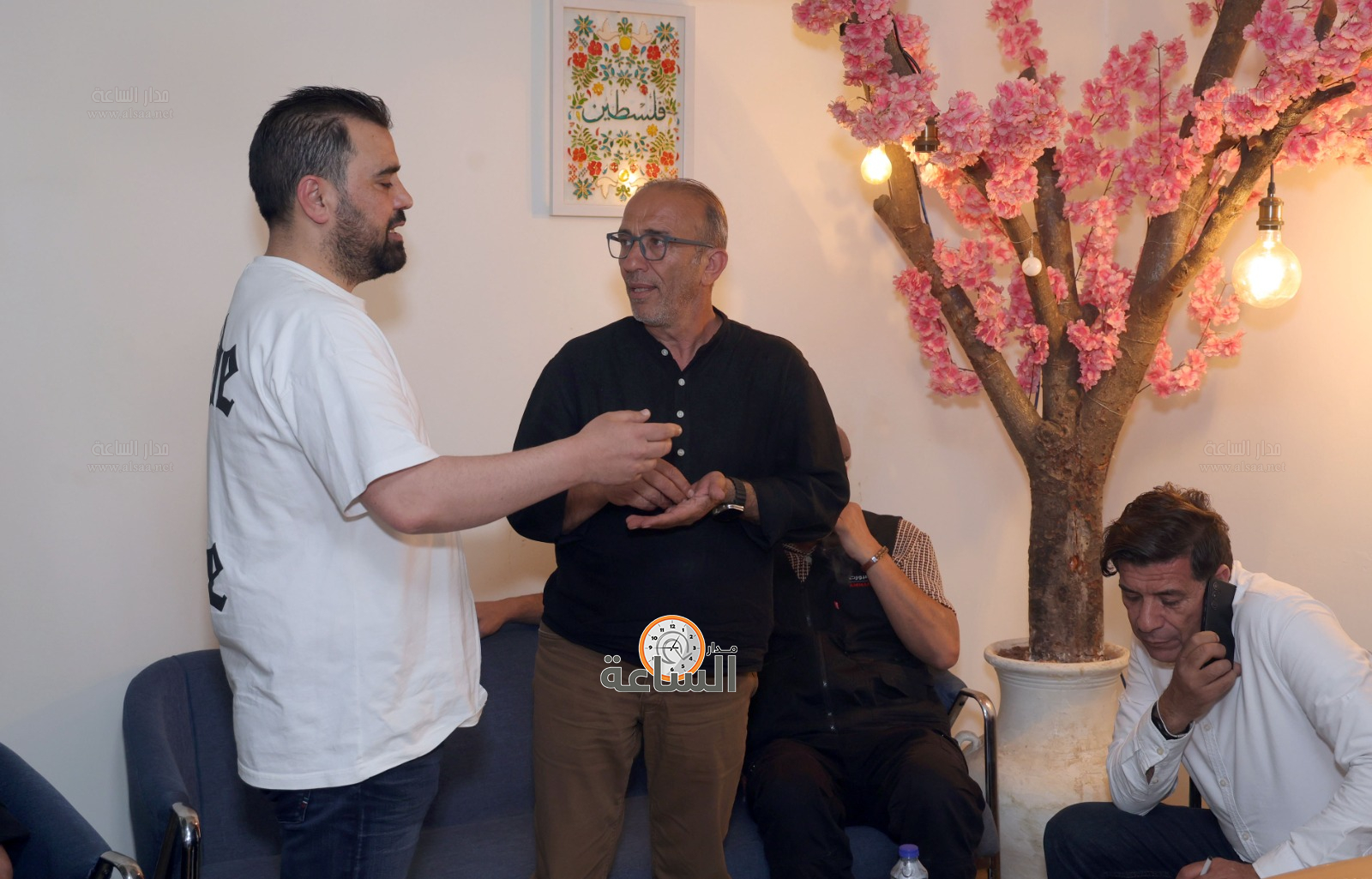 Madar Al-Saa Images 0.21063980609186528