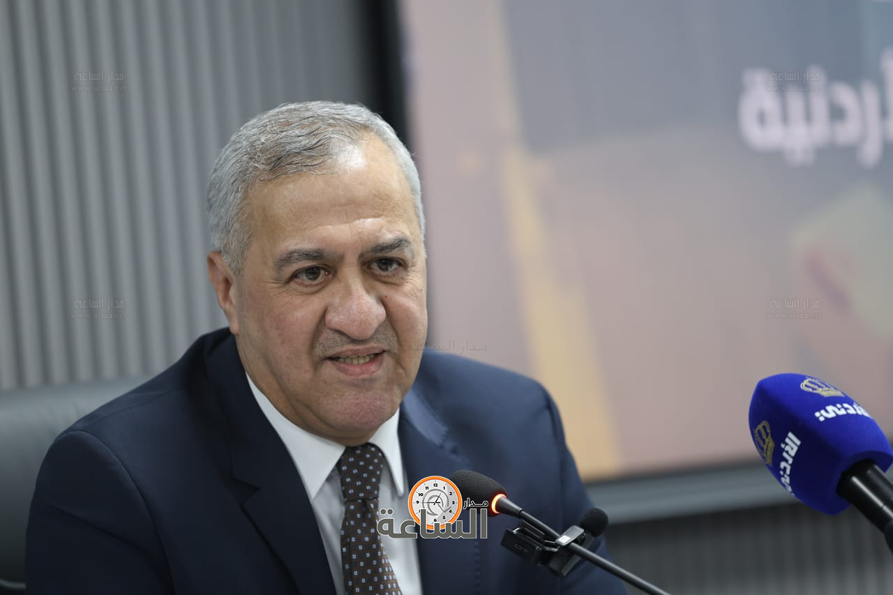 Madar Al-Saa Images 0.156472760380147