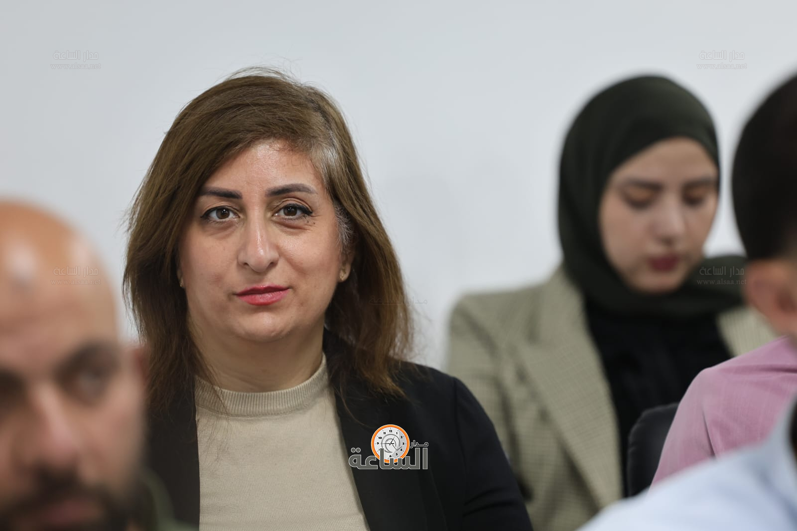 Madar Al-Saa Images 0.5182521539544194