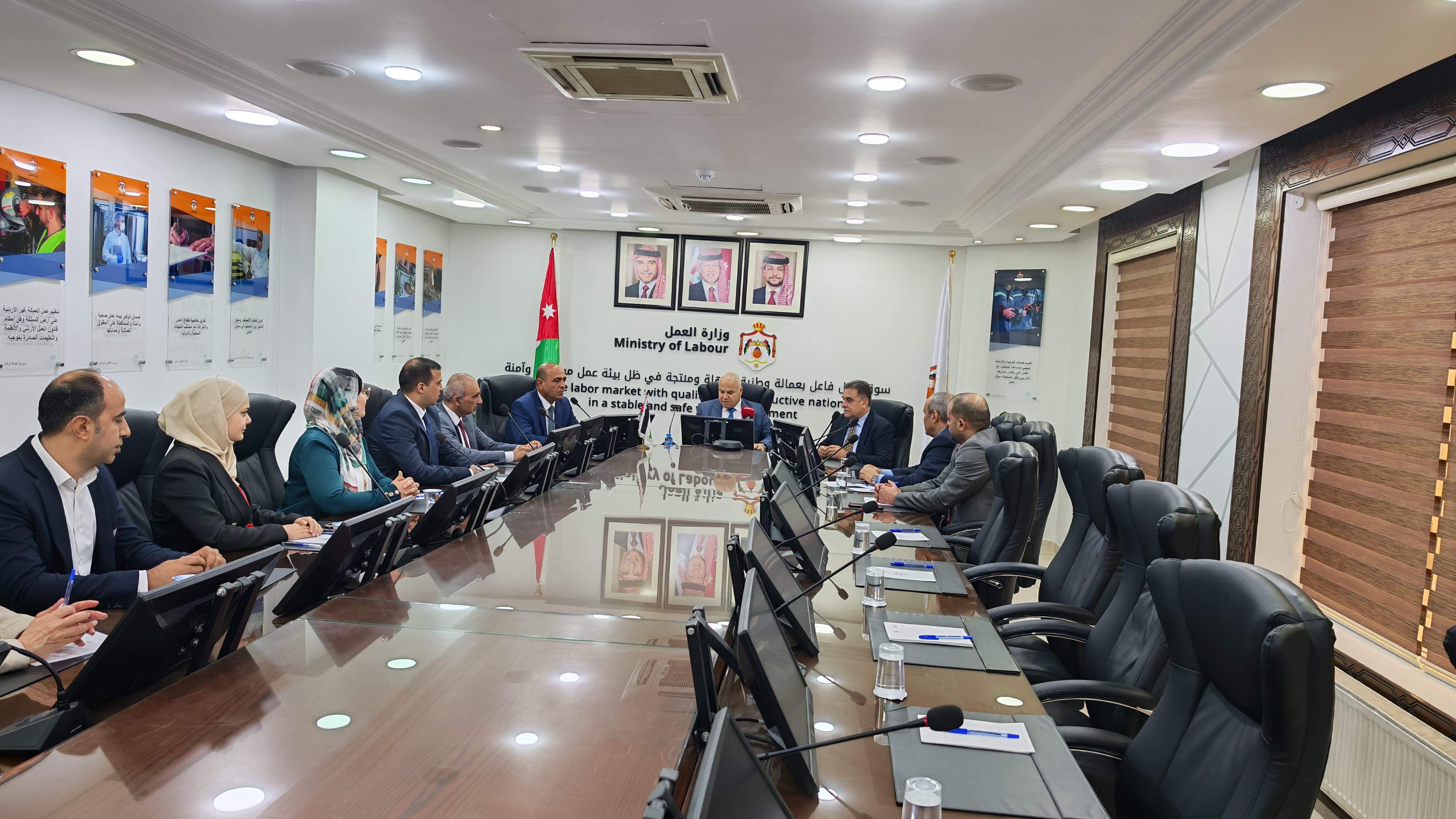 Madar Al-Saa Images 0.929588404714697