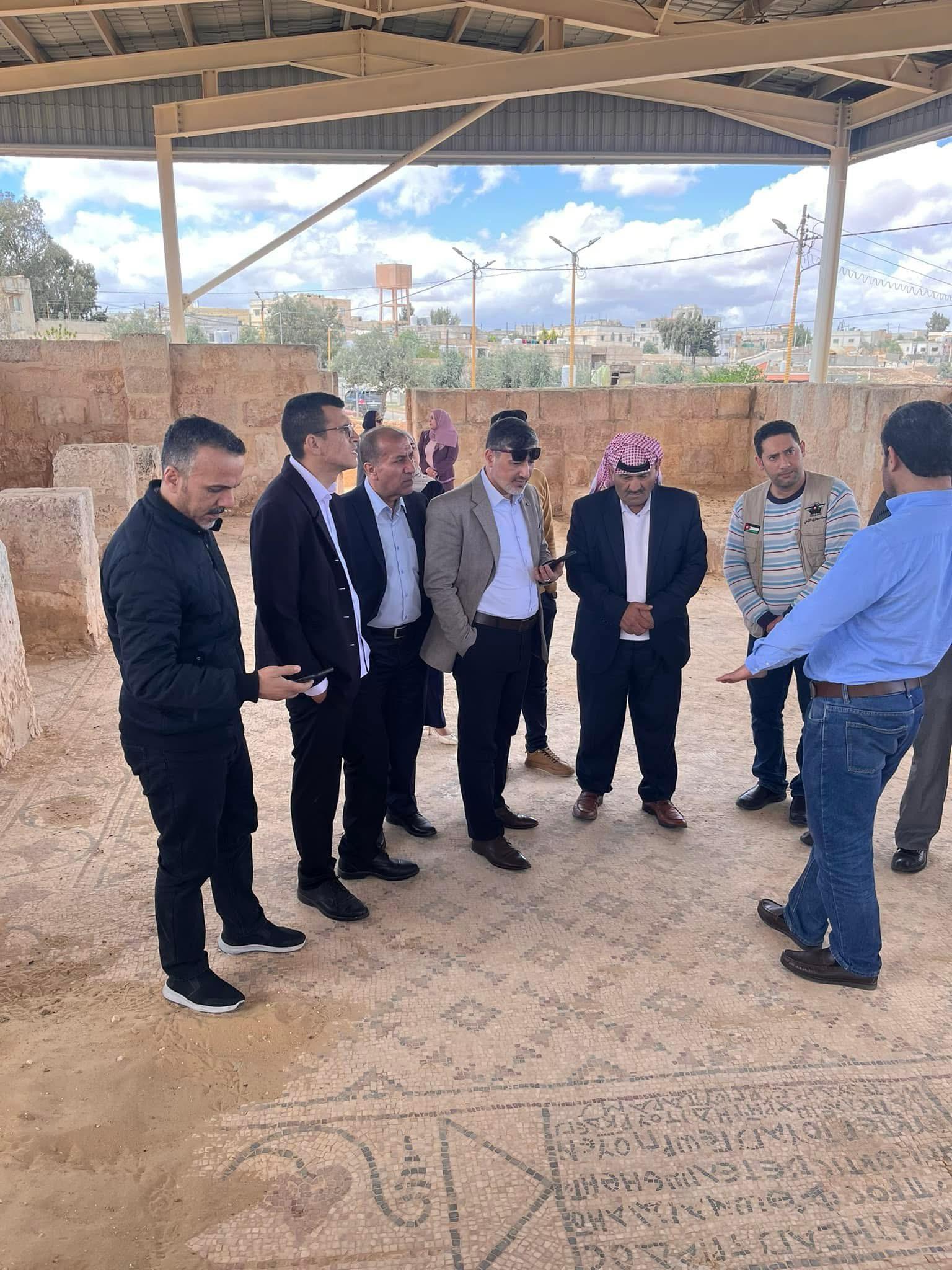 Madar Al-Saa Images 0.393298806017762