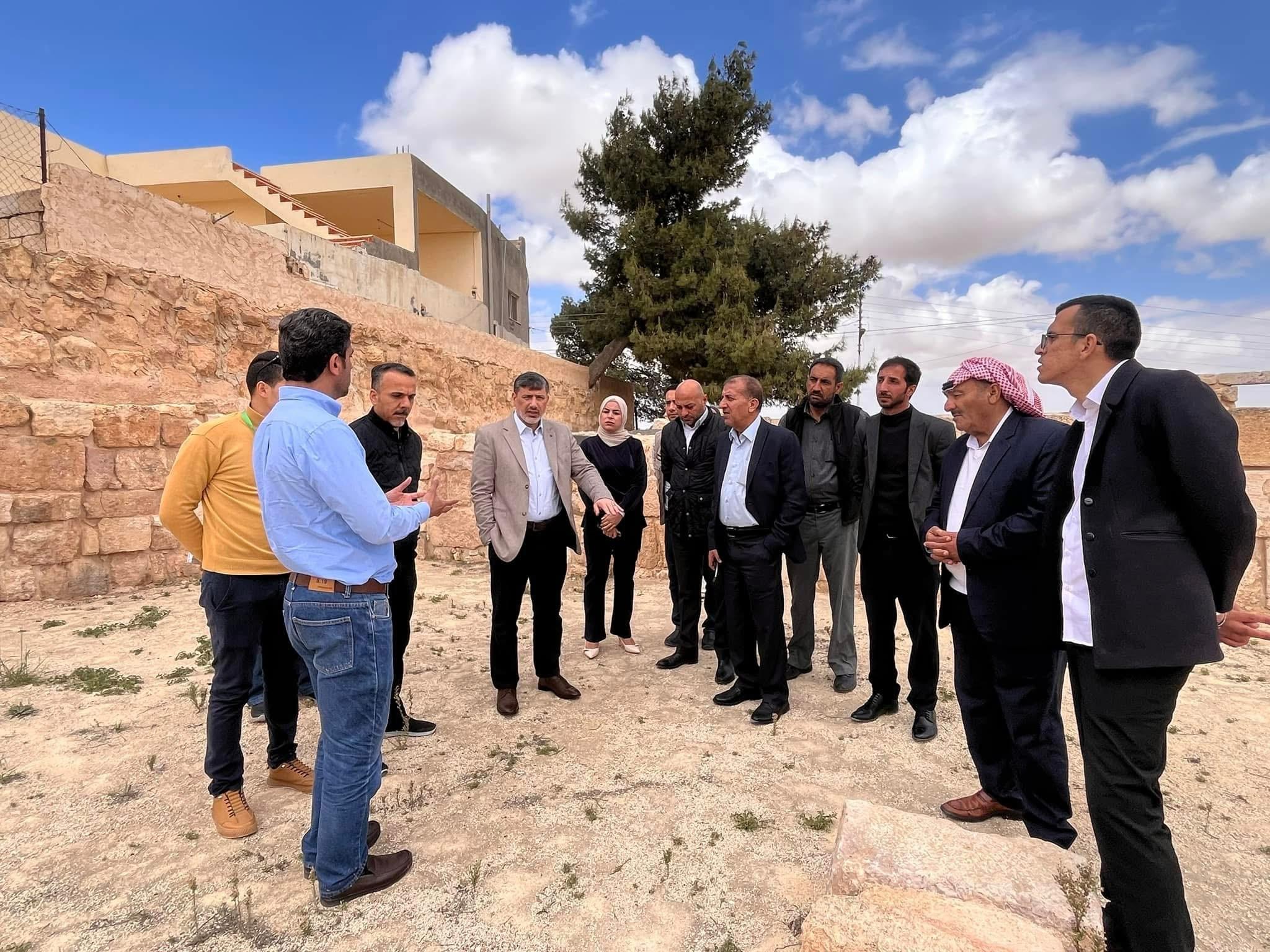 Madar Al-Saa Images 0.3671465460248452