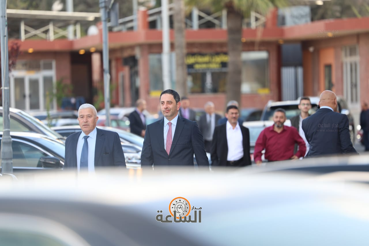 Madar Al-Saa Images 0.16875316341606372