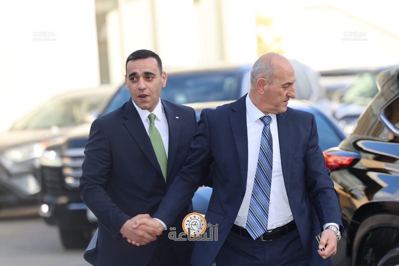 Madar Al-Saa Images 0.8892509193423878