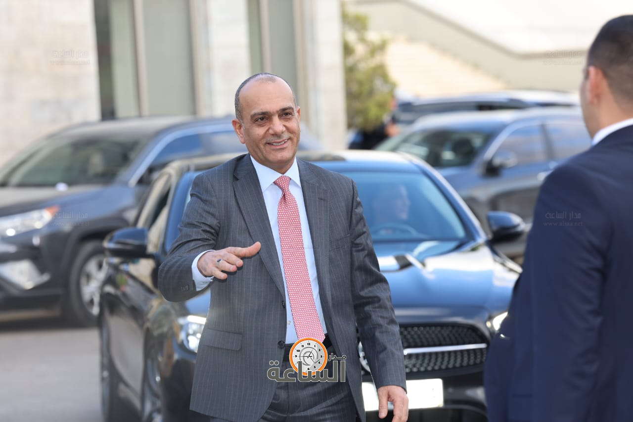 Madar Al-Saa Images 0.6221746449602866