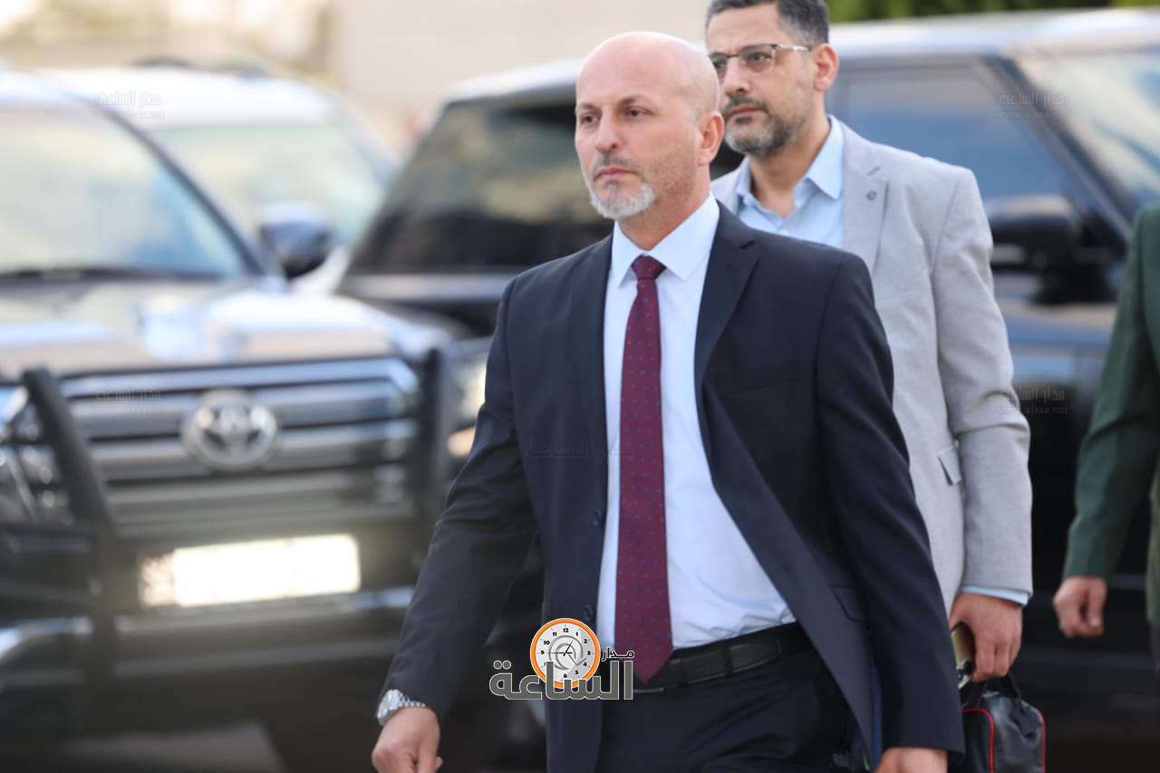 Madar Al-Saa Images 0.8685187352954135