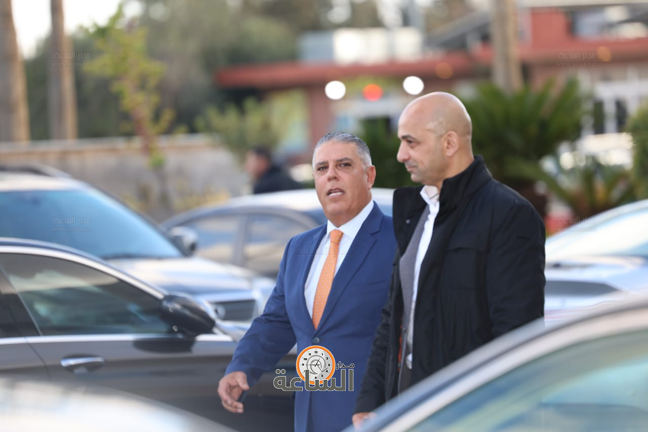 Madar Al-Saa Images 0.4929291595285614