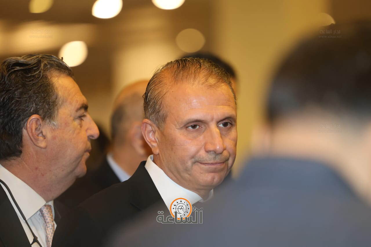 Madar Al-Saa Images 0.8697663956961719