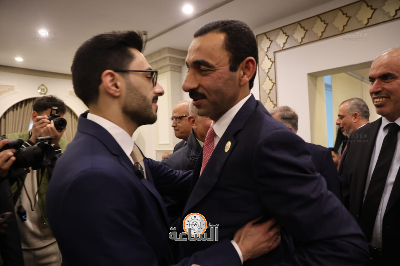 Madar Al-Saa Images 0.47934136115276715