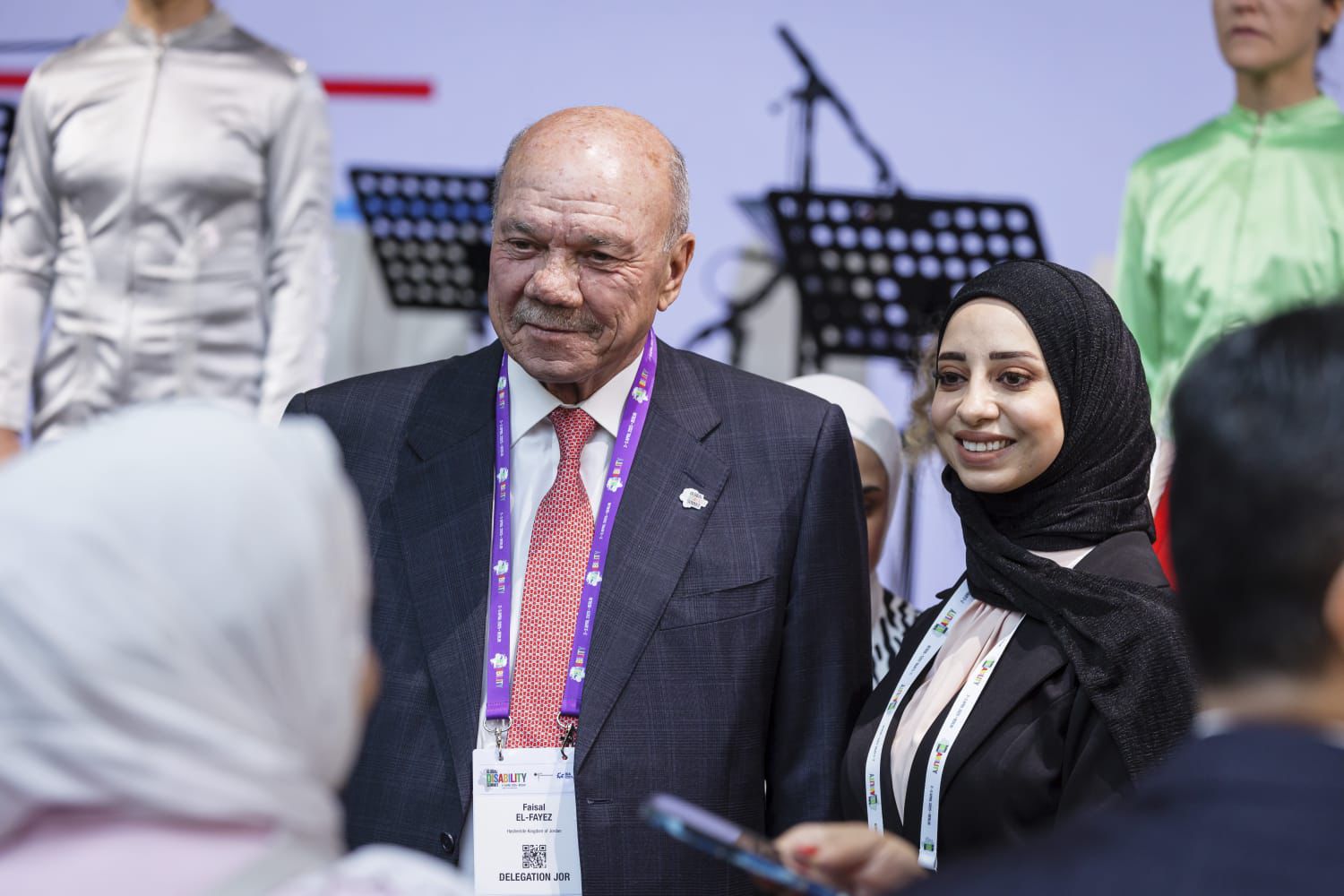 Madar Al-Saa Images 0.9578210872346576