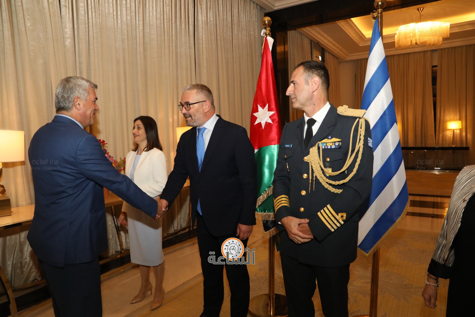 Madar Al-Saa Images 0.46004825052934817