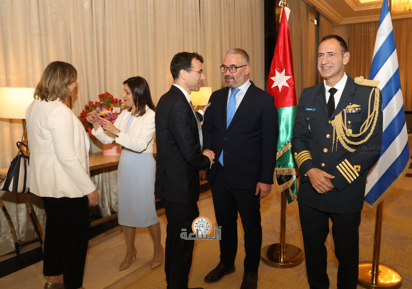 Madar Al-Saa Images 0.7609029199495356