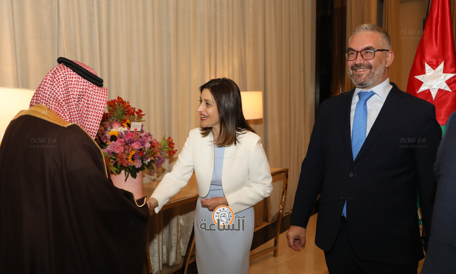 Madar Al-Saa Images 0.783229440247559