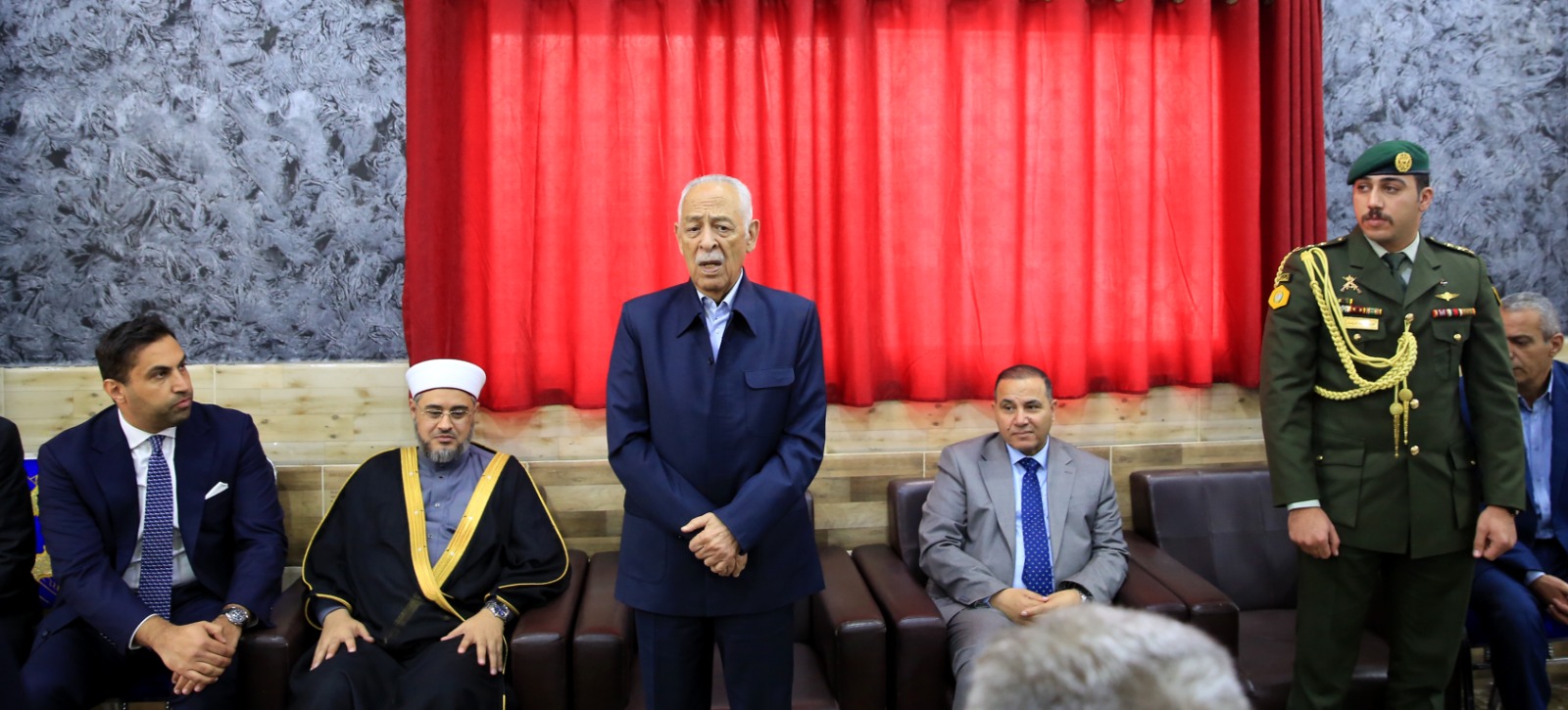 Madar Al-Saa Images 0.37677482294454845