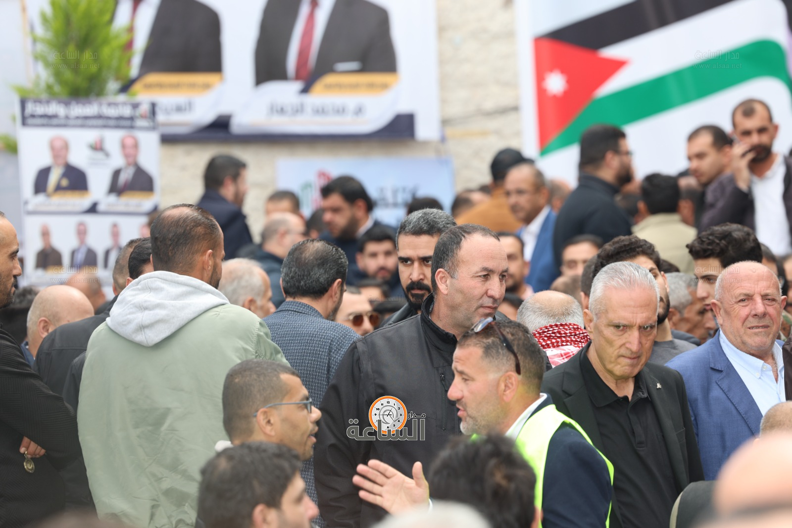 Madar Al-Saa Images 0.13848323644306082