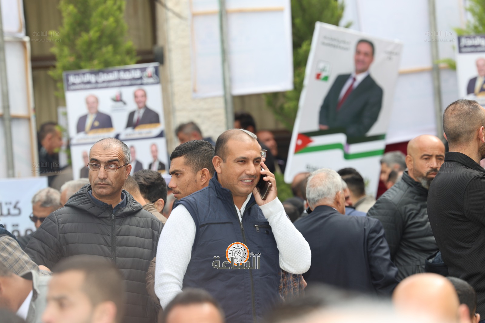 Madar Al-Saa Images 0.018370546661990894