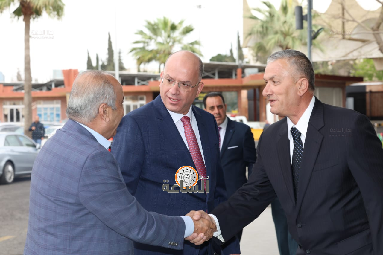 Madar Al-Saa Images 0.3804120863422594