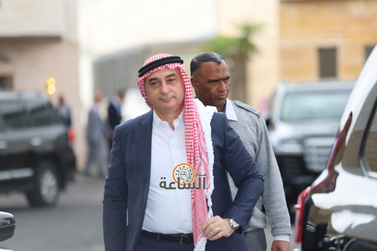 Madar Al-Saa Images 0.9958389368530891