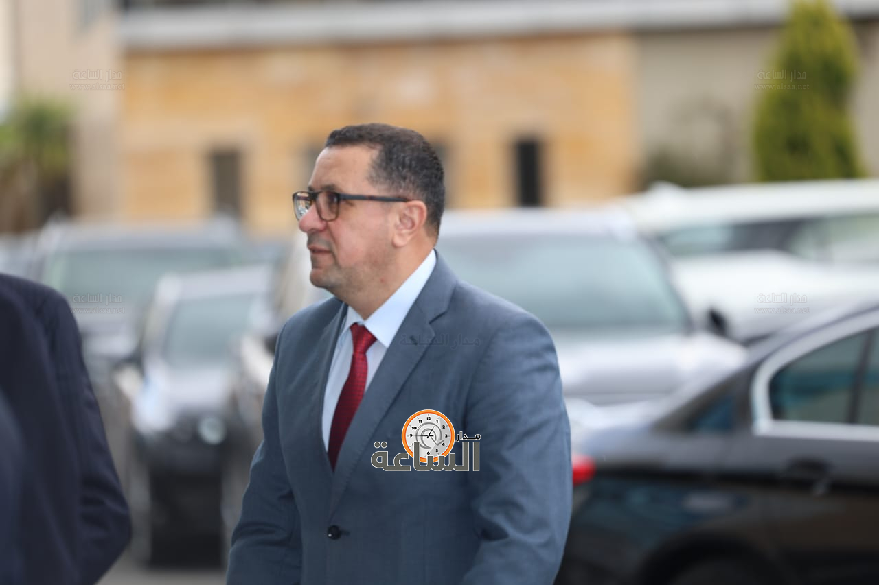 Madar Al-Saa Images 0.6412643653069565