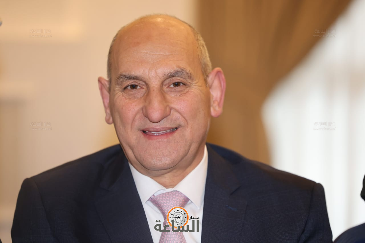 Madar Al-Saa Images 0.3792912111676092