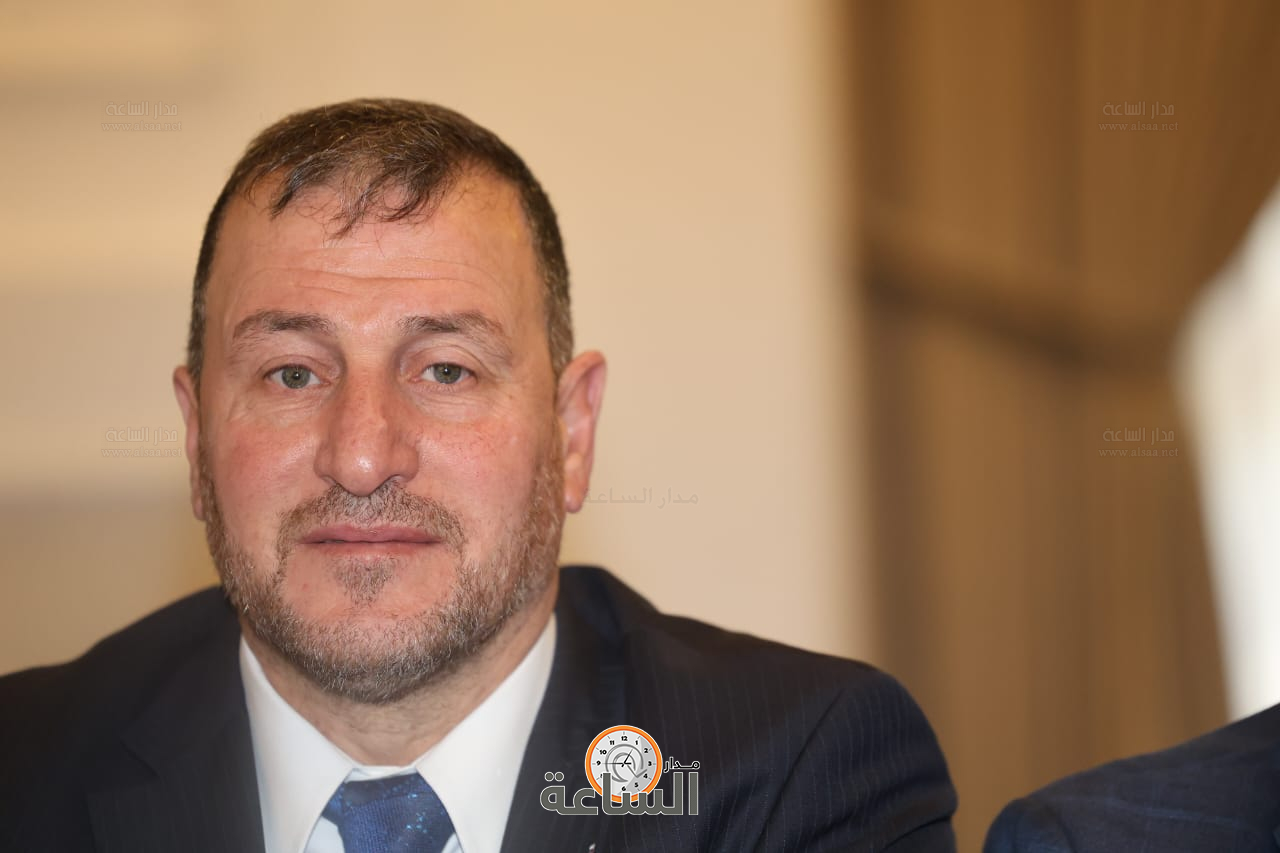 Madar Al-Saa Images 0.7131858983778426