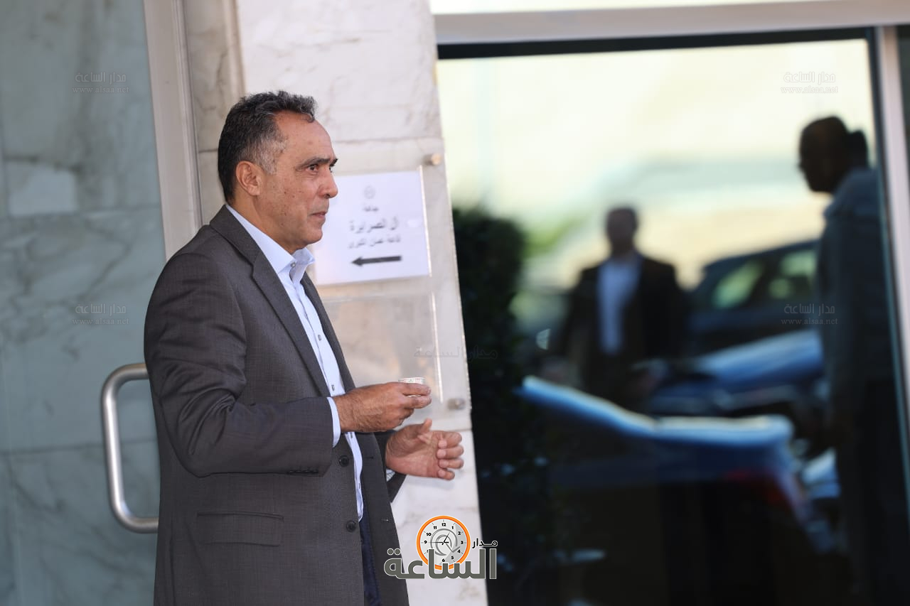 Madar Al-Saa Images 0.1912323093872228