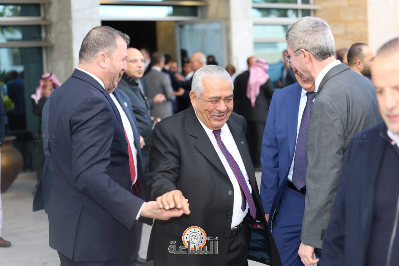 Madar Al-Saa Images 0.14869242823551687