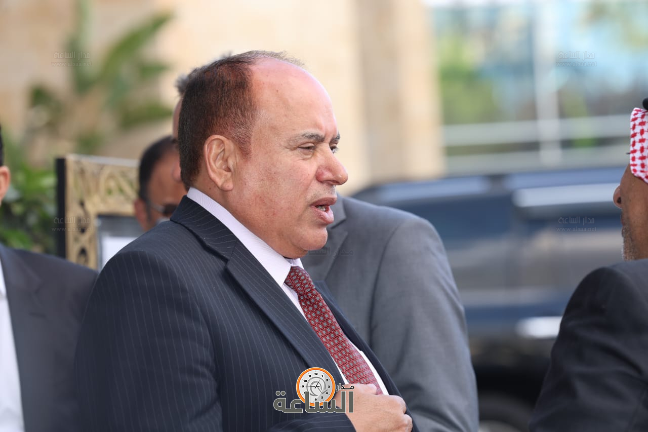 Madar Al-Saa Images 0.022628363375785443