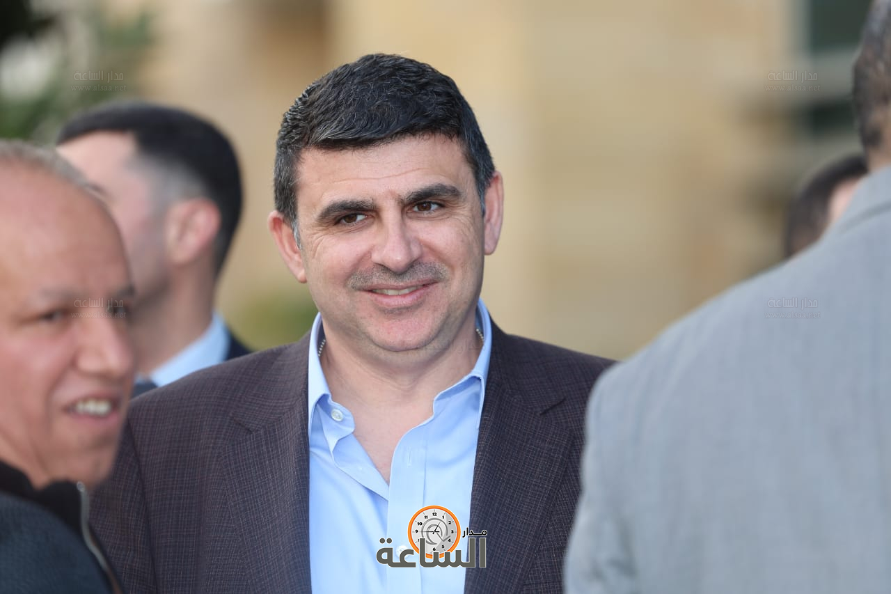 Madar Al-Saa Images 0.9446854789020541