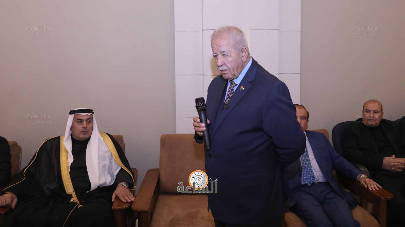 Madar Al-Saa Images 0.771857135462484