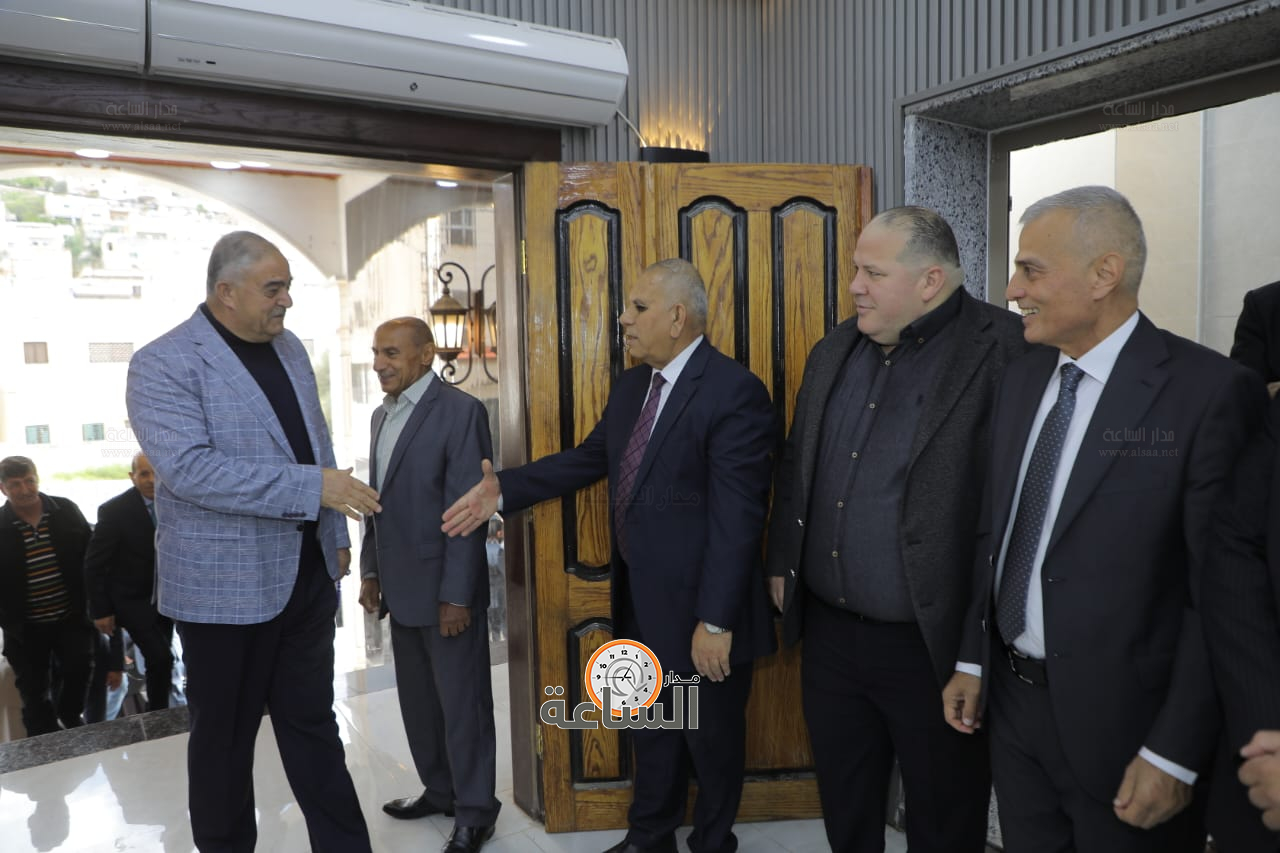 Madar Al-Saa Images 0.4362169274472345