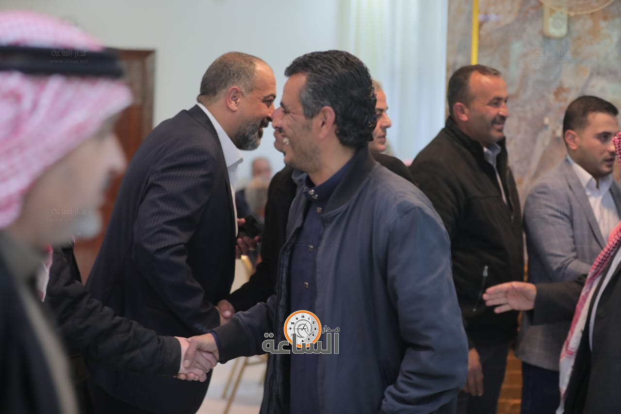 Madar Al-Saa Images 0.37437382351707726