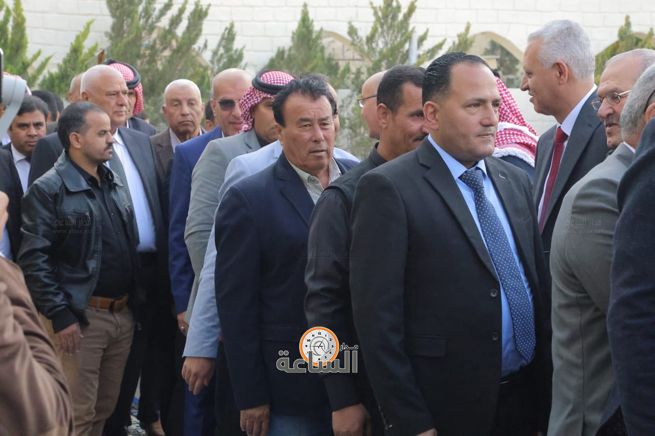 Madar Al-Saa Images 0.8838257175352852