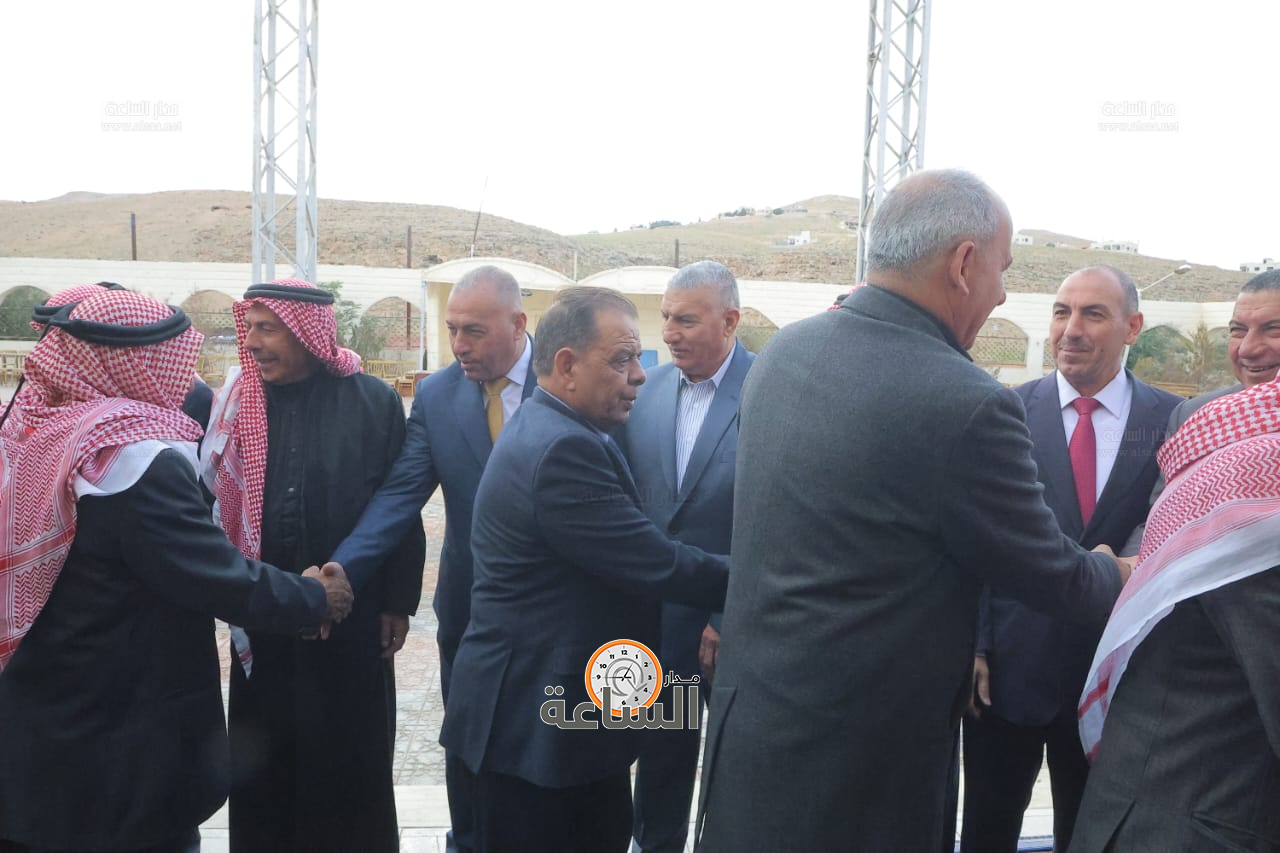 Madar Al-Saa Images 0.22156655873364506