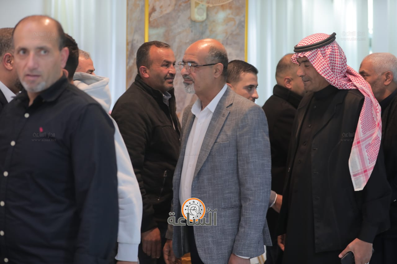 Madar Al-Saa Images 0.5213186085742114